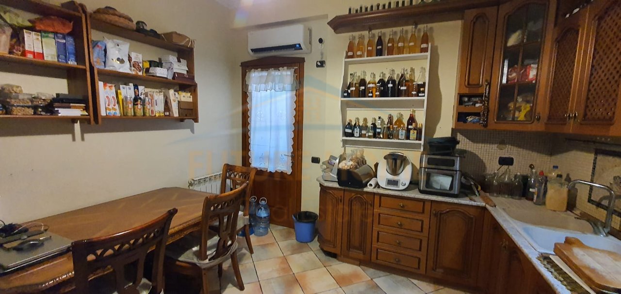 For sale, Penthouse 3+1+3 + Parking Space, Vlorë.