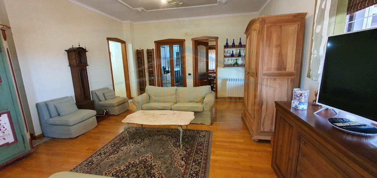 For sale, Penthouse 3+1+3 + Parking Space, Vlorë.