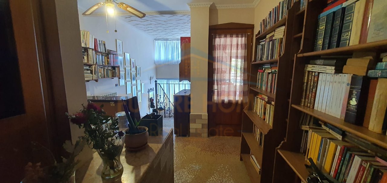 For sale, Penthouse 3+1+3 + Parking Space, Vlorë.