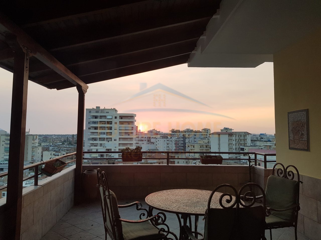 For sale, Penthouse 3+1+3 + Parking Space, Vlorë.