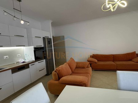 Shitet, Apartament 2+1, Liqeni i Thate, Tiranë.