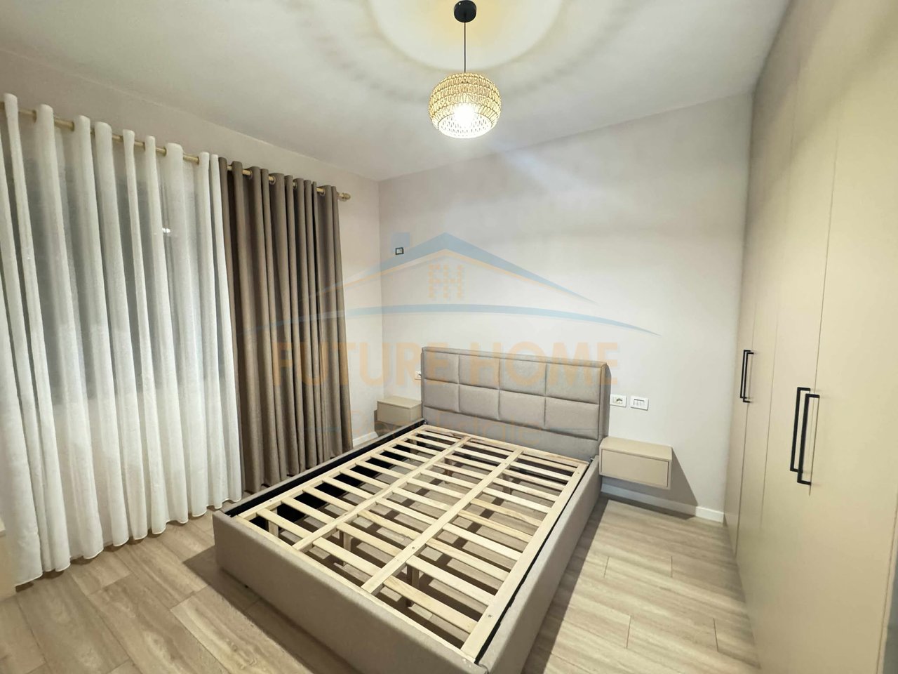 Shitet , Apartament 2+1 , te Bar Artistit , Astir