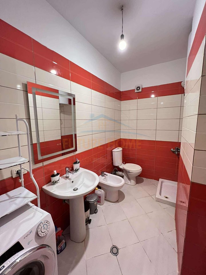 Shitet , Apartament 1+1, Unaza e Re.