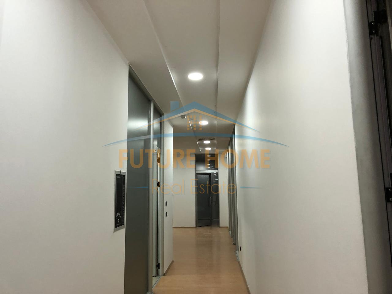 Qira, Ambient per zyra, Bulevardi Deshmoret e Kombit