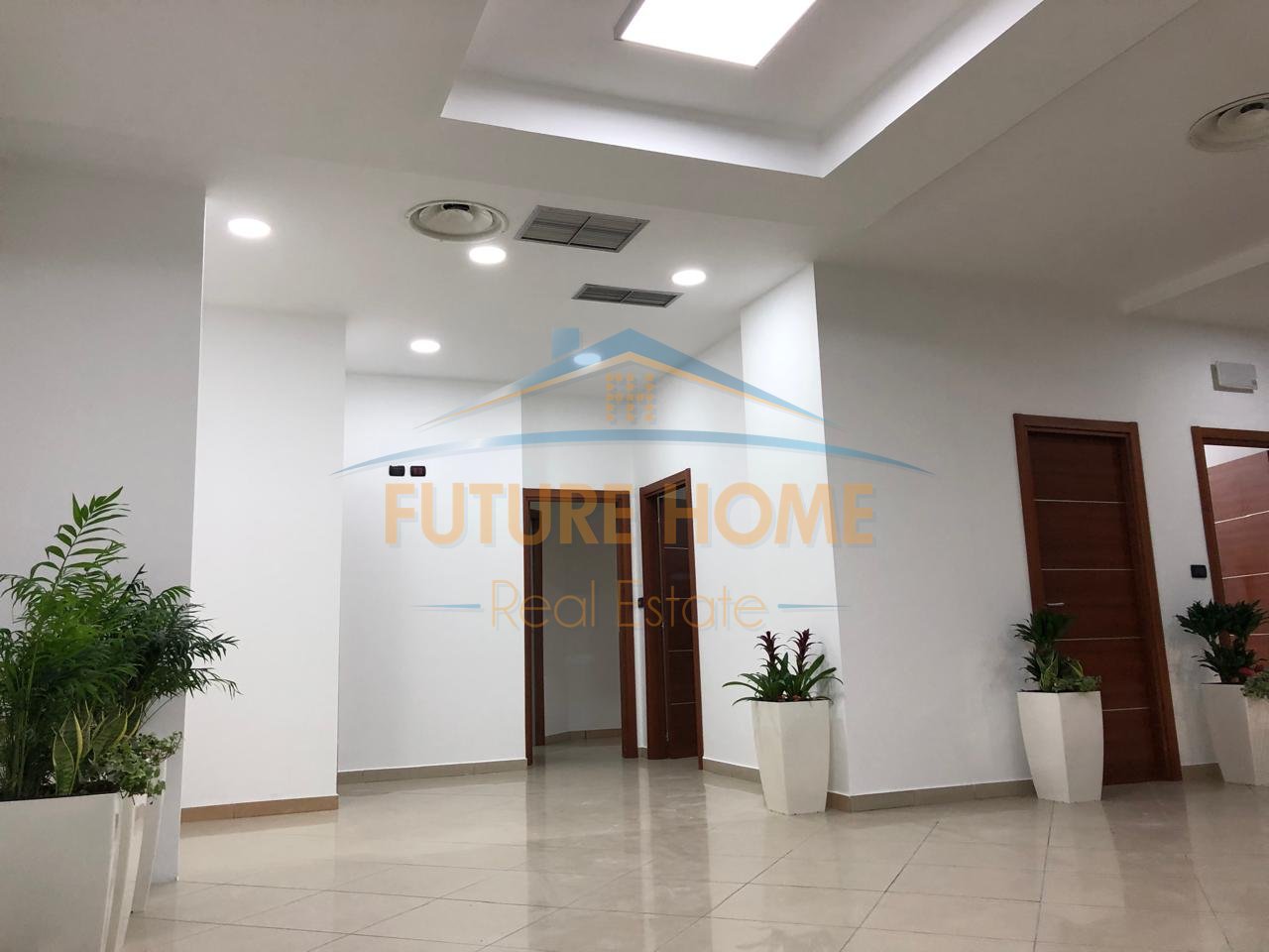 Qira, Ambient per zyra, Bulevardi Deshmoret e Kombit