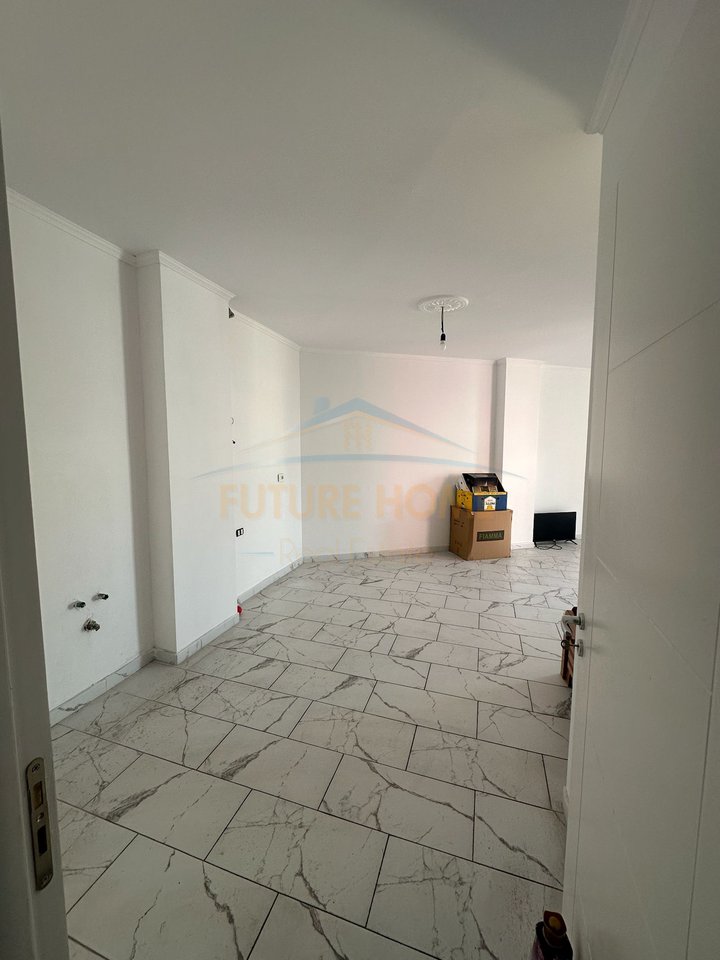 Shitet, Apartament 1+1, Rruga Mine Peza, Tiranë