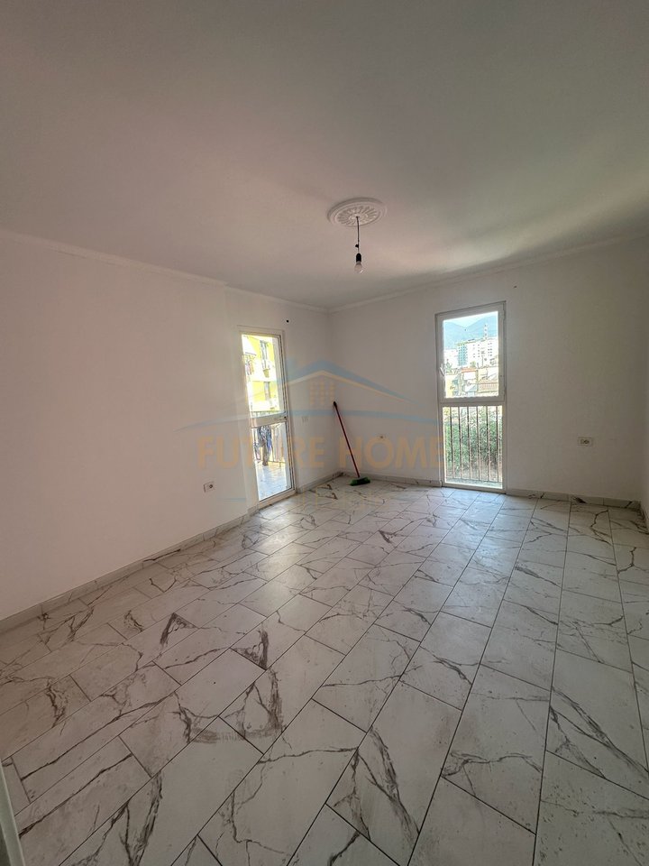 Shitet, Apartament 1+1, Rruga Mine Peza, Tiranë