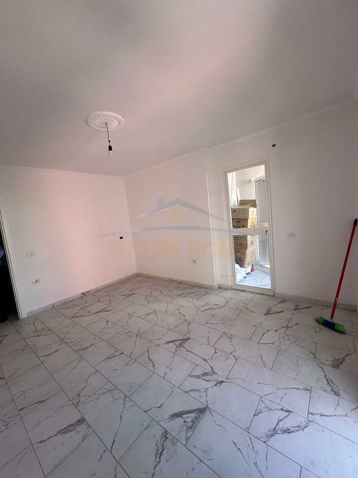 Shitet, Apartament 1+1, Rruga Mine Peza, Tiranë