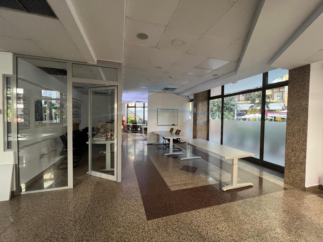 Qera, Ambient Biznesi për Zyra, Blloku, Tiranë.