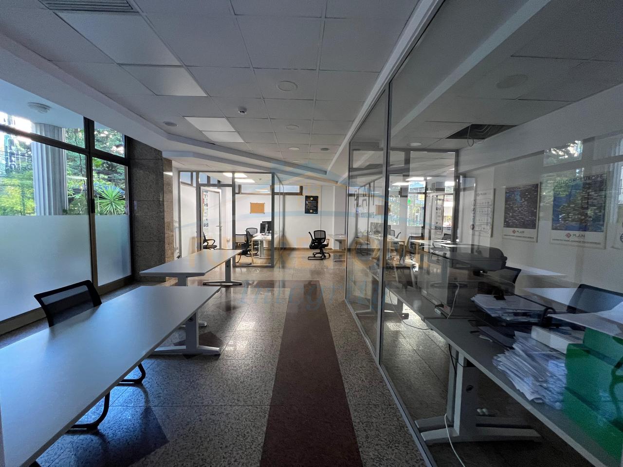 Qera, Ambient Biznesi për Zyra, Blloku, Tiranë.