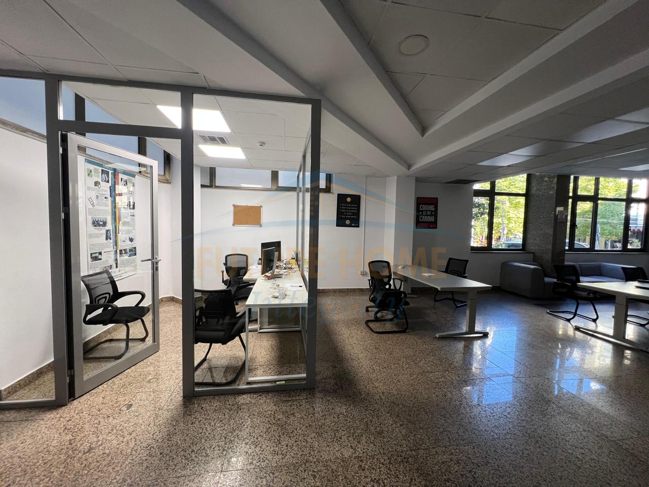 Qera, Ambient Biznesi për Zyra, Blloku, Tiranë.