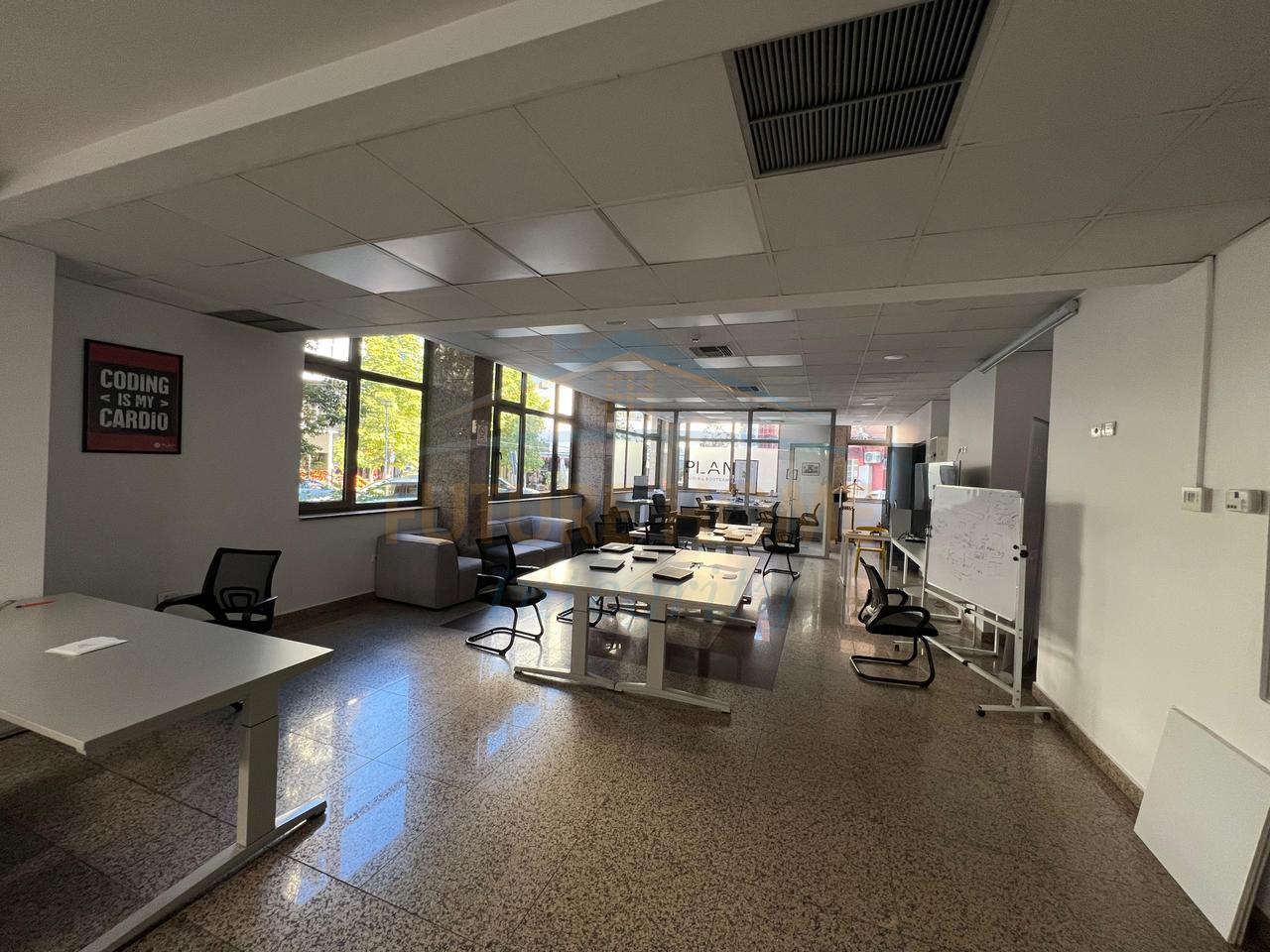 Qera, Ambient Biznesi për Zyra, Blloku, Tiranë.