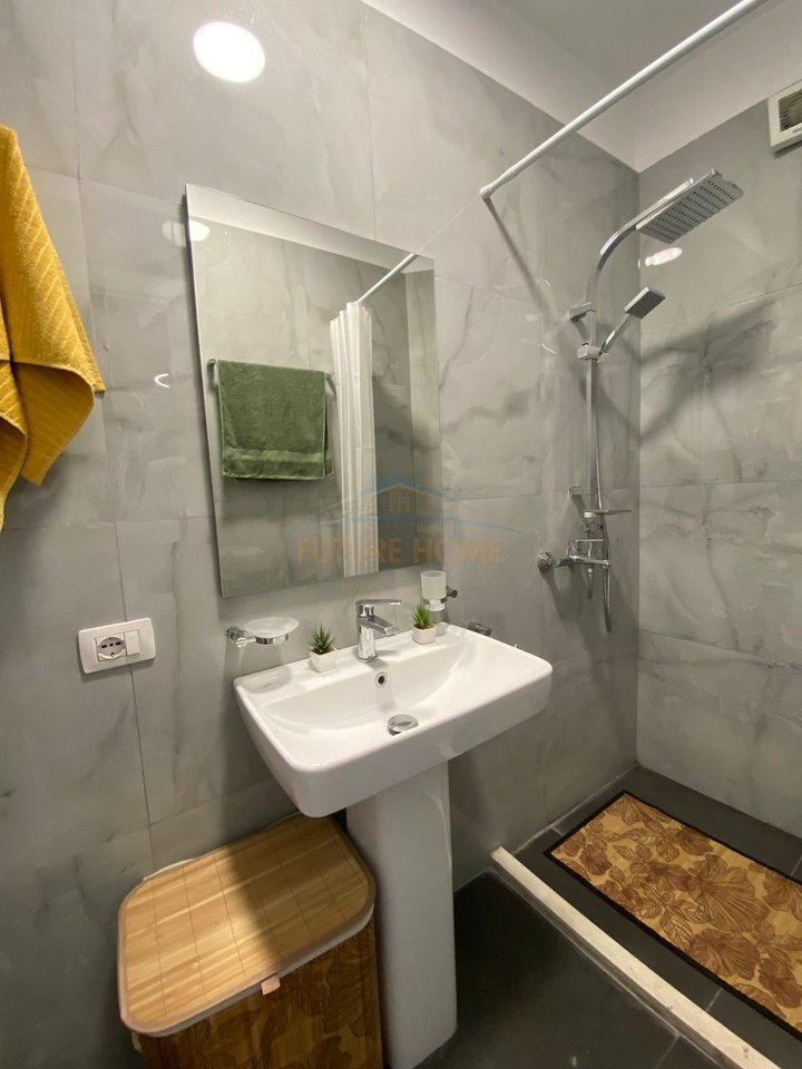 In vendita, monolocale, Comune di Parigi, Tirana.