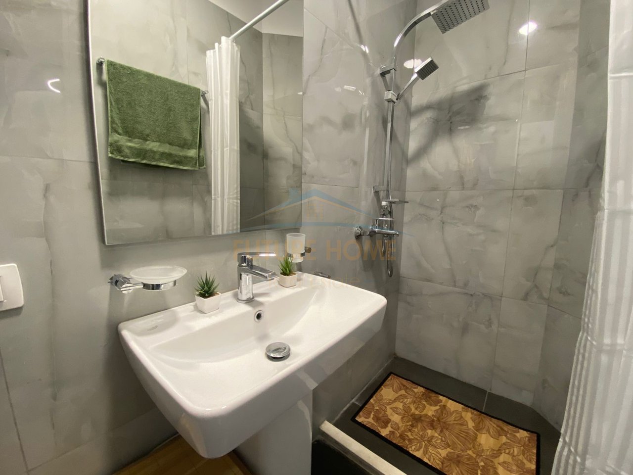 In vendita, monolocale, Comune di Parigi, Tirana.