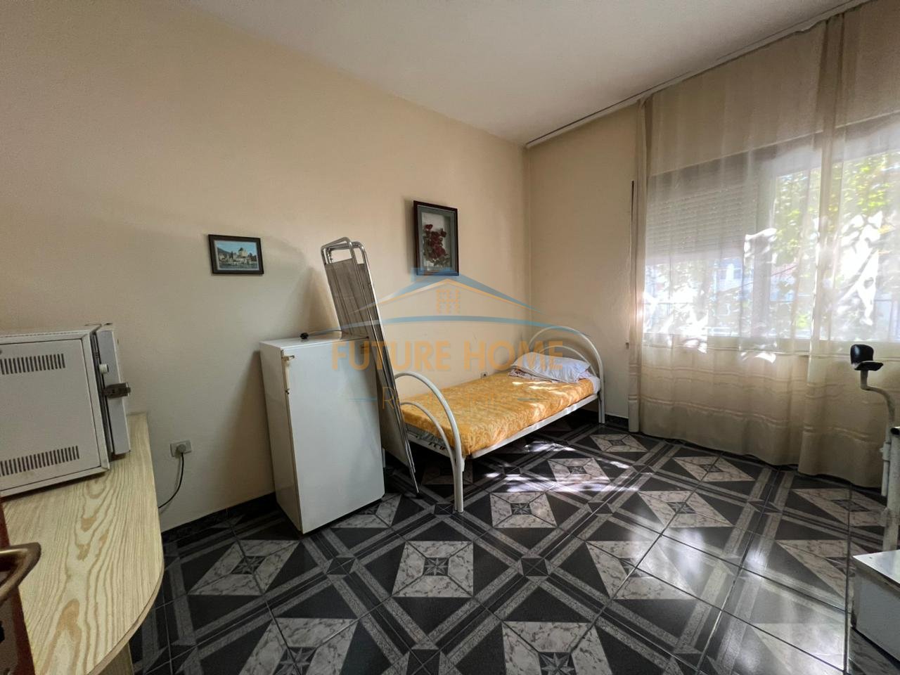 Qera,Ambient Biznesi,Laprakë,Tiranë.