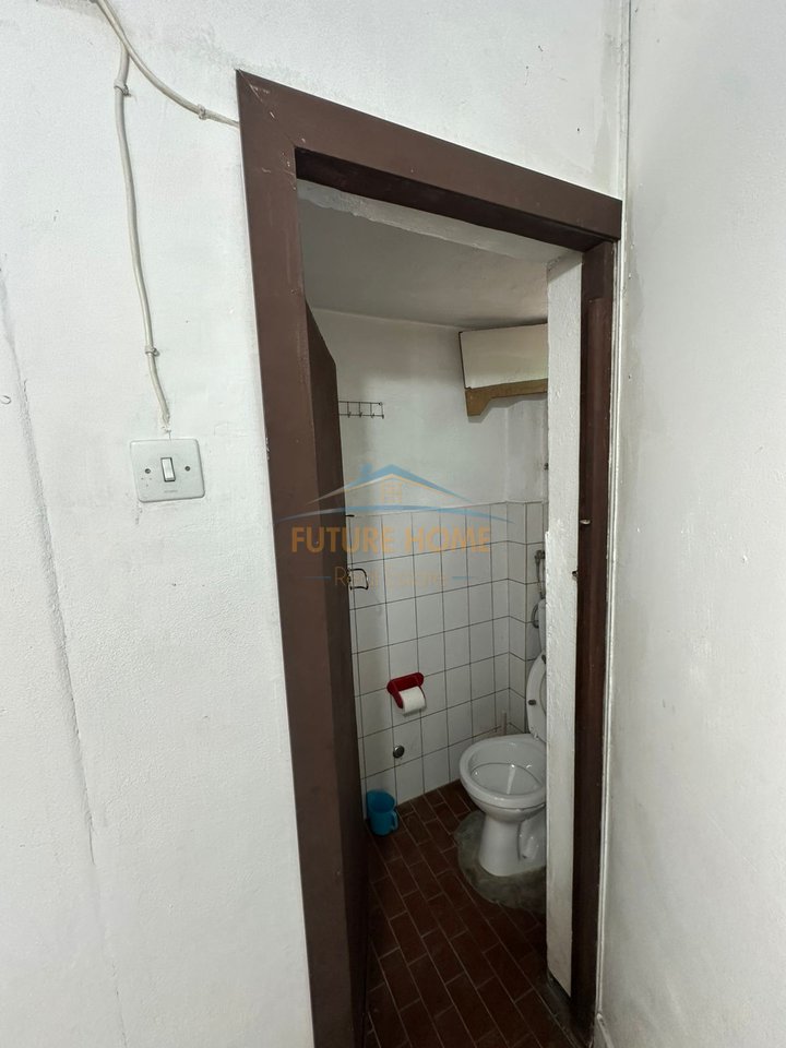 Qera, Njesi Biznesi, Xhamllik, Tirane.