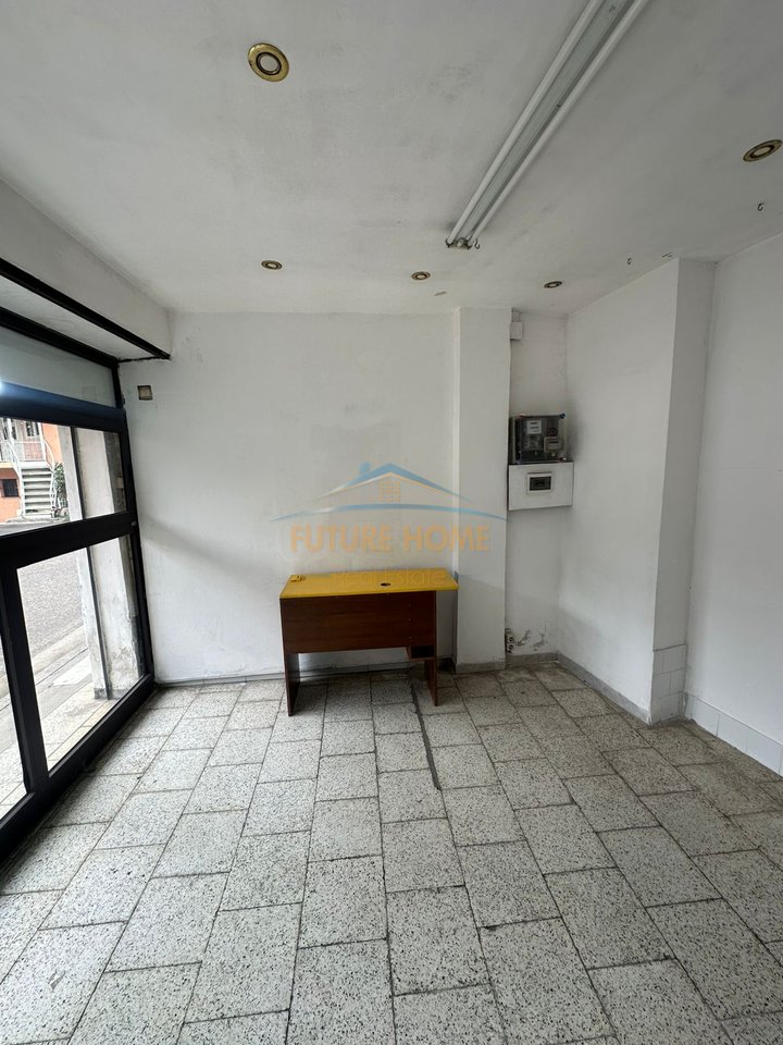 Qera, Njesi Biznesi, Xhamllik, Tirane.