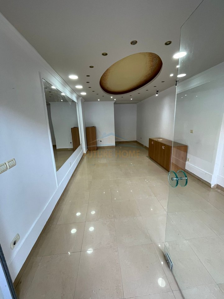 Qira, Ambient, Nuovo Mercato, Tirana.