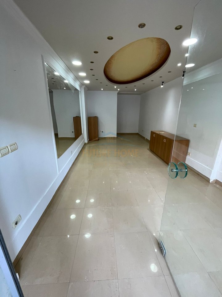 Qira, Ambient, Nuovo Mercato, Tirana.