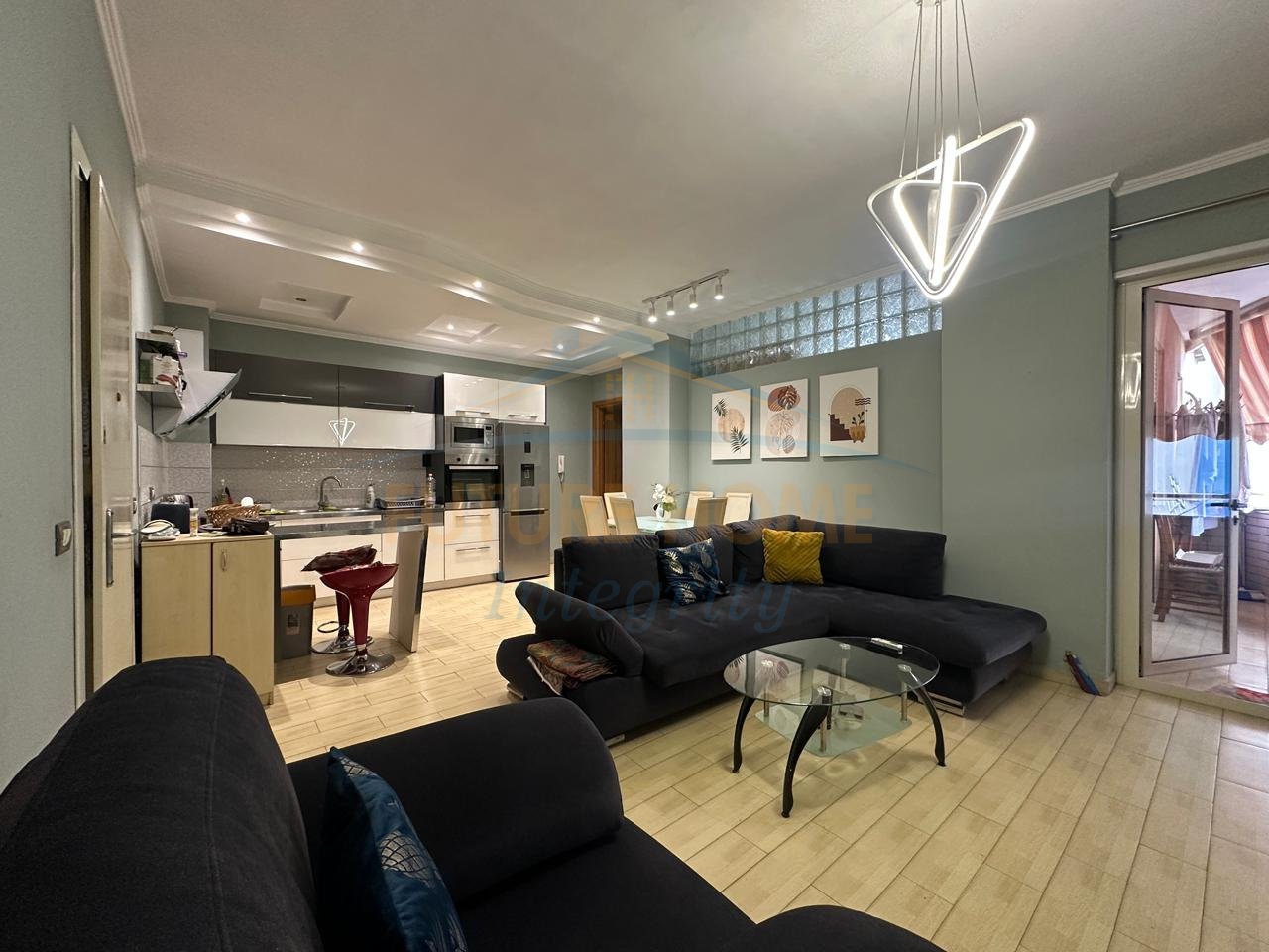 For sale, 2+1 Apartment, New Bazaar, Tirana.