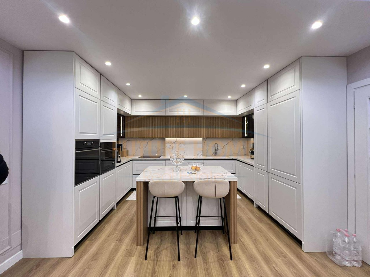 Shitet , Apartament 3+1+2 , Unaza e Re