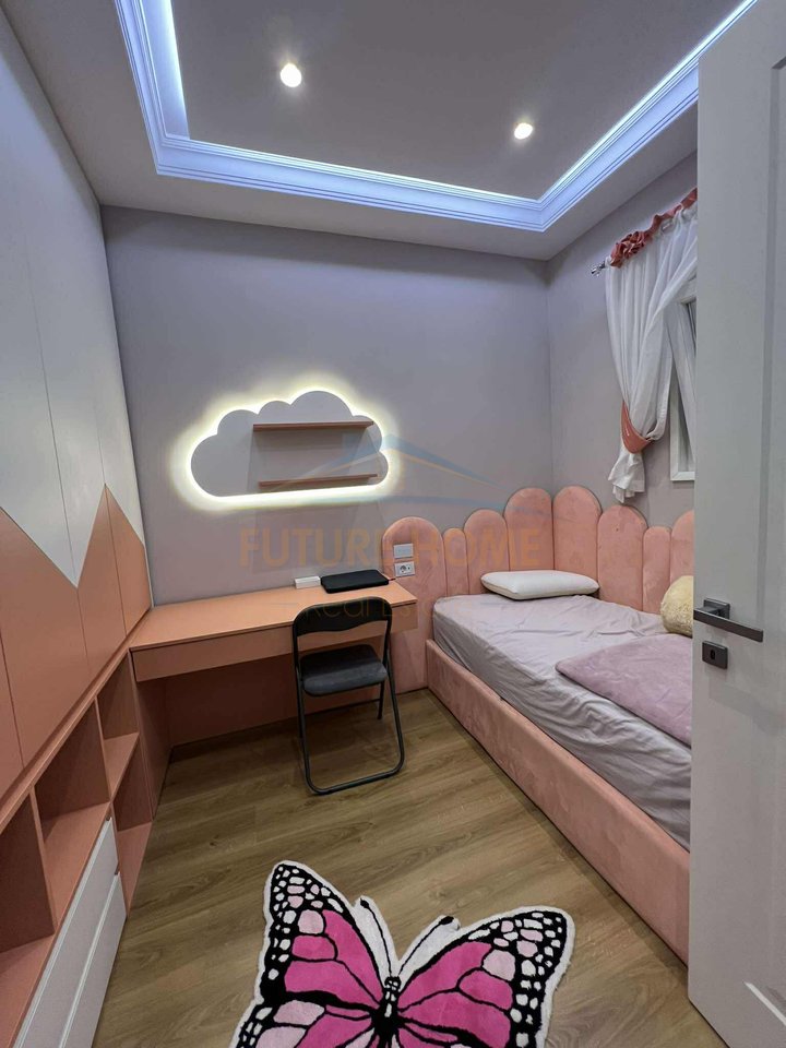 Shitet , Apartament 3+1+2 , Unaza e Re
