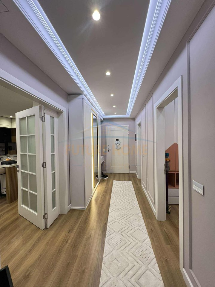 Shitet , Apartament 3+1+2 , Unaza e Re