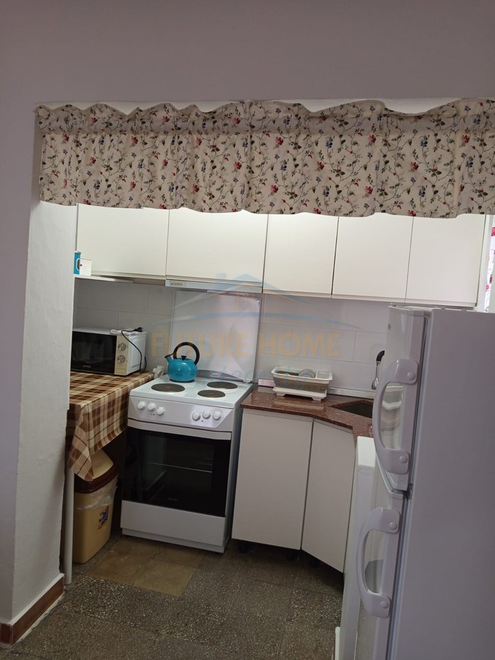 Rent, Apartment 2+1, Qemal Stafa Street, Tirana.