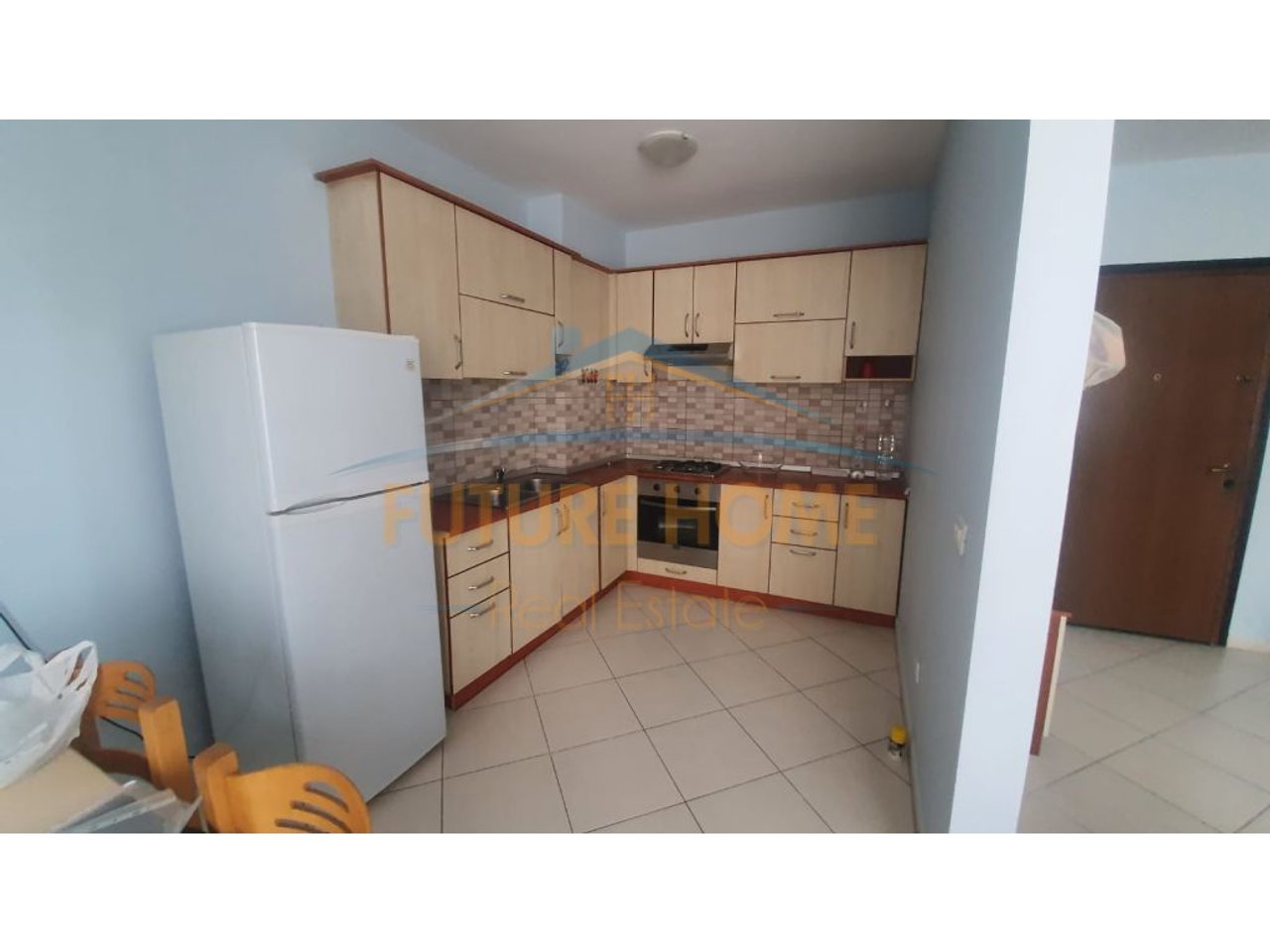 Qera, Apartament 2+1+2, Rruga e Barrikadave