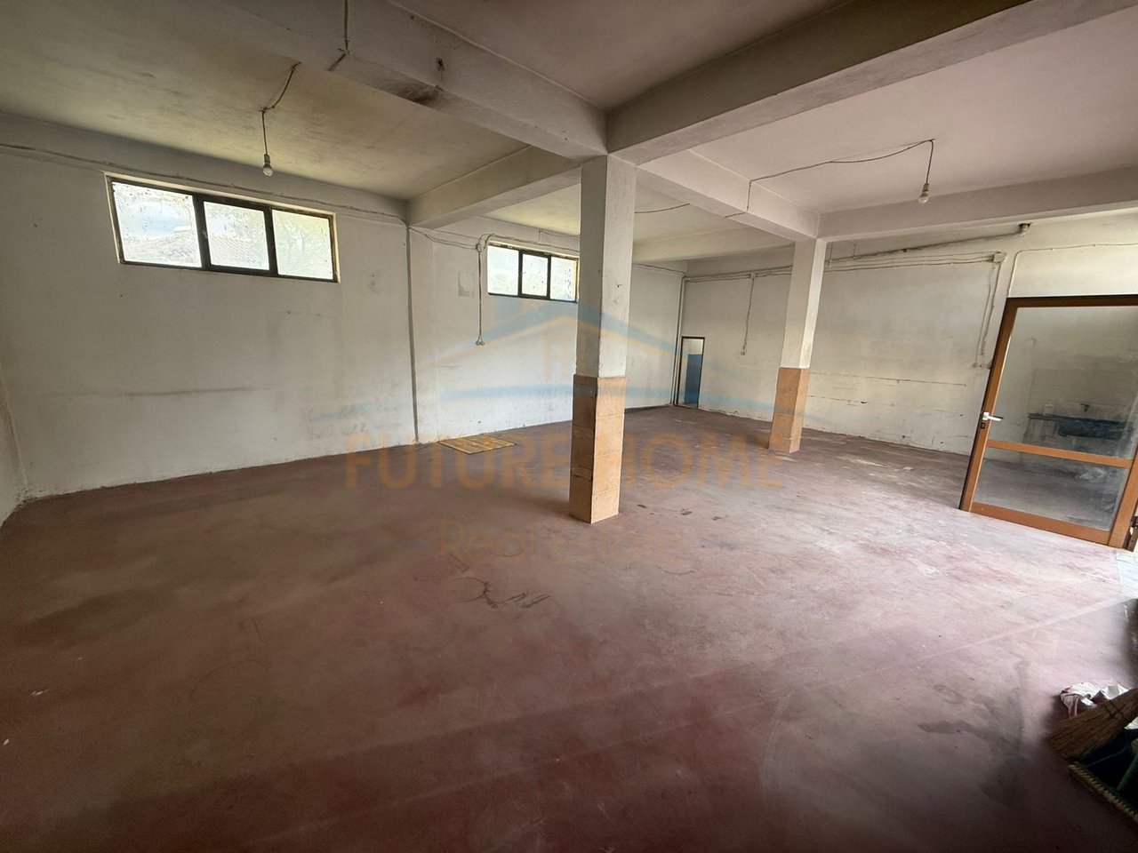 In vendita, Villa su 2 piani, Via Teli Samsuri, Quartiere 10, Korçë