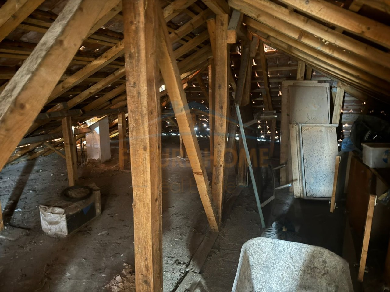 In vendita, Villa su 2 piani, Via Teli Samsuri, Quartiere 10, Korçë