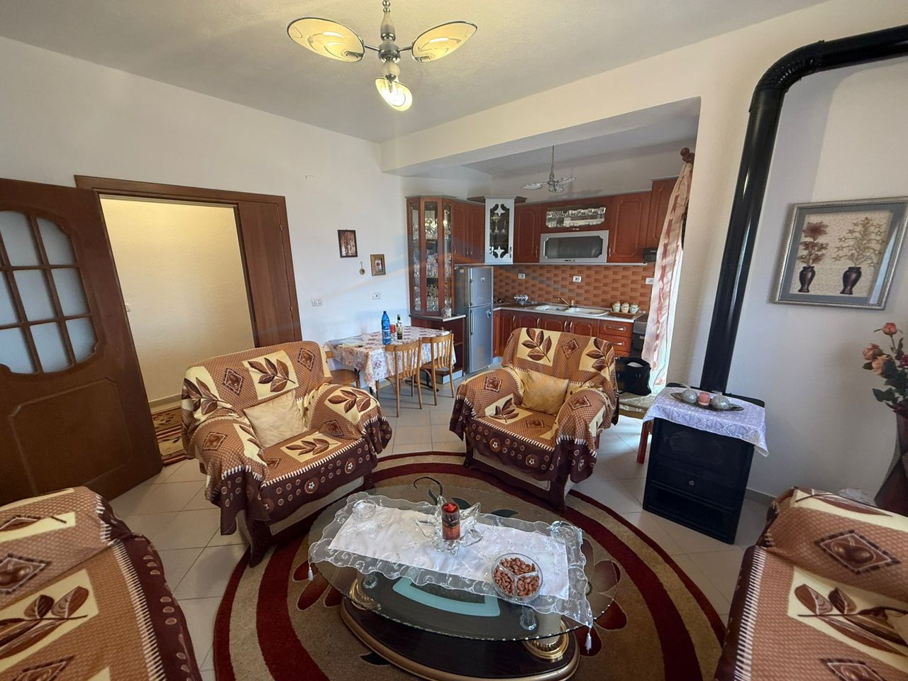 In vendita, Villa su 2 piani, Via Teli Samsuri, Quartiere 10, Korçë