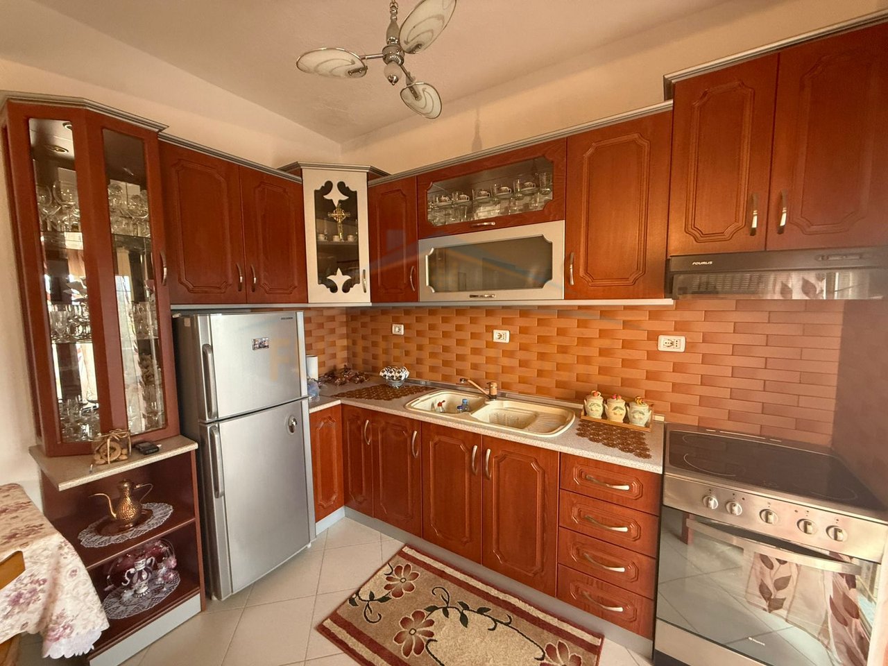 In vendita, Villa su 2 piani, Via Teli Samsuri, Quartiere 10, Korçë