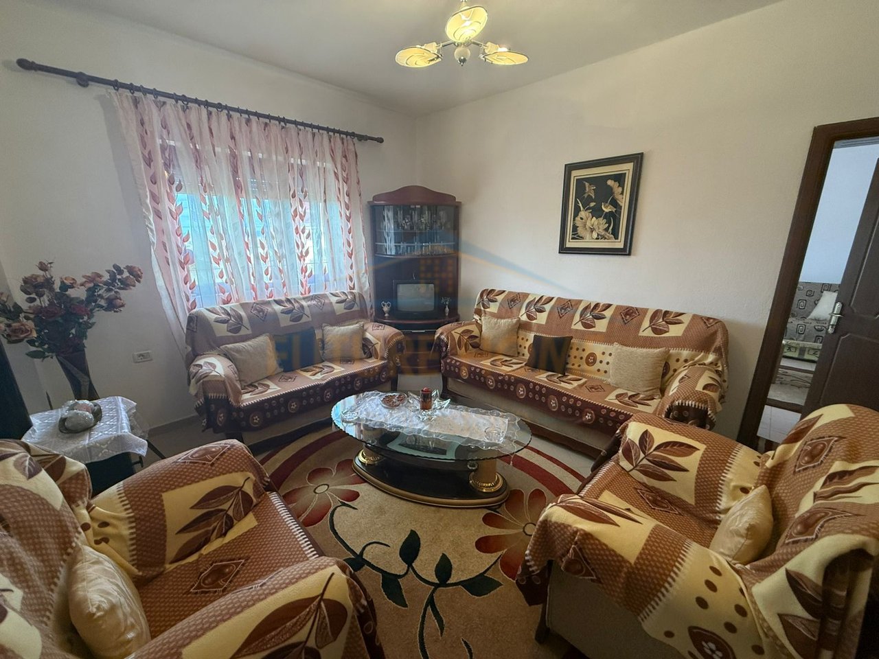 In vendita, Villa su 2 piani, Via Teli Samsuri, Quartiere 10, Korçë