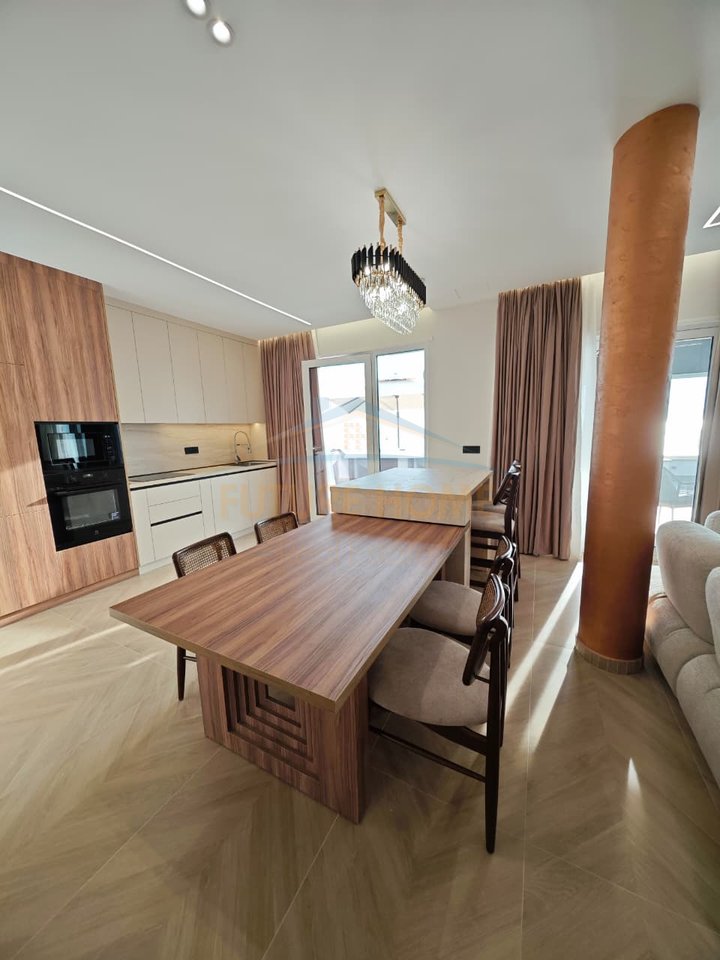 Shitet, Apartament 2+1+2+Post Parkimi, Durres