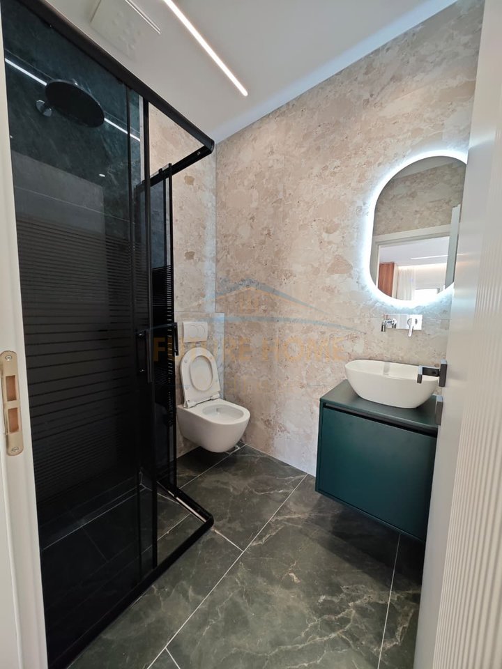 Shitet, Apartament 2+1+2+Post Parkimi, Durres