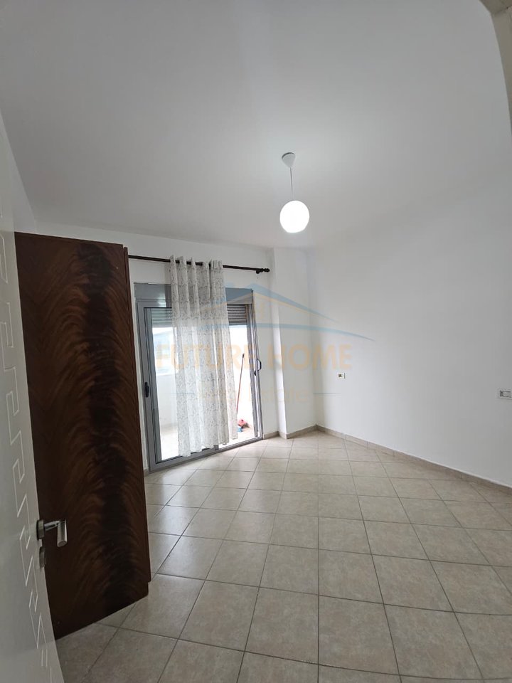 Shitet, Apartament 3+1, Stacioni i Trenit, Durres