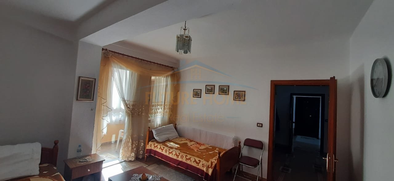 Shitet , Apartamenti 2+1+2 , Rruga Dëshmorët e Pojskës , Pogradec