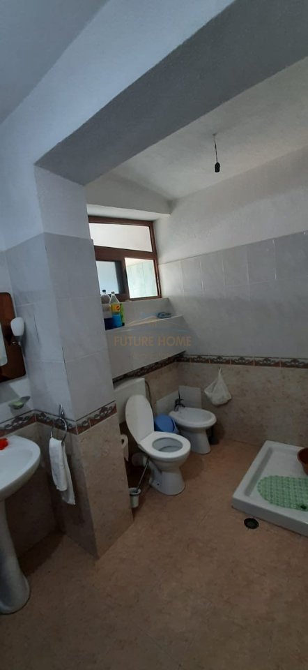 Shitet , Apartamenti 2+1+2 , Rruga Dëshmorët e Pojskës , Pogradec