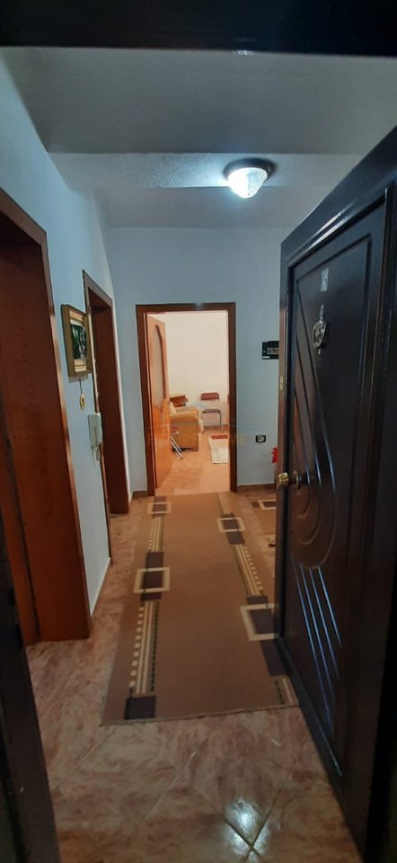 Shitet , Apartamenti 2+1+2 , Rruga Dëshmorët e Pojskës , Pogradec