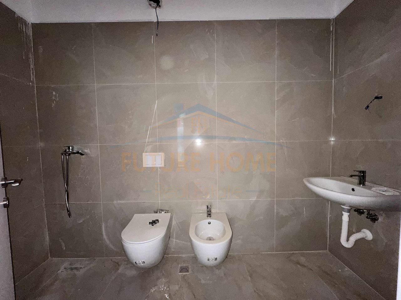 Qera , Apartament 2+1 , Univers City , Tirane