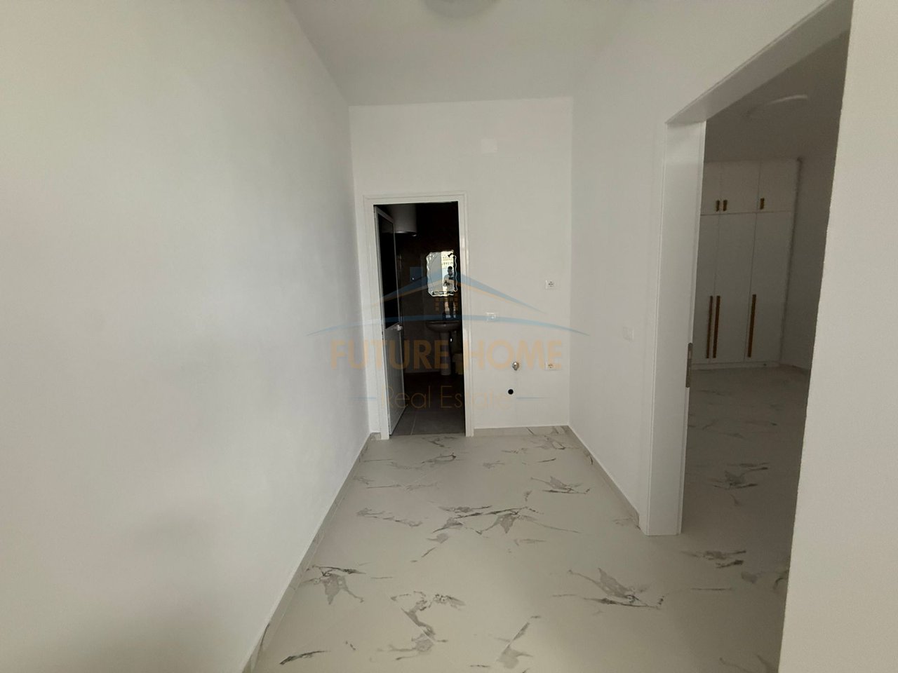 Qera  ,  Shtëpi Private 1+1, Përroi  Caprazit , Pogradec