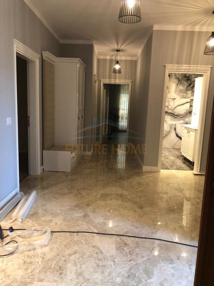Affitto, 2° piano di una villa di 4 piani alle Vilat Gjermane
