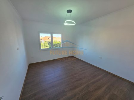 Shitet, Apartament 2+1, Xhamllik, Tirane.