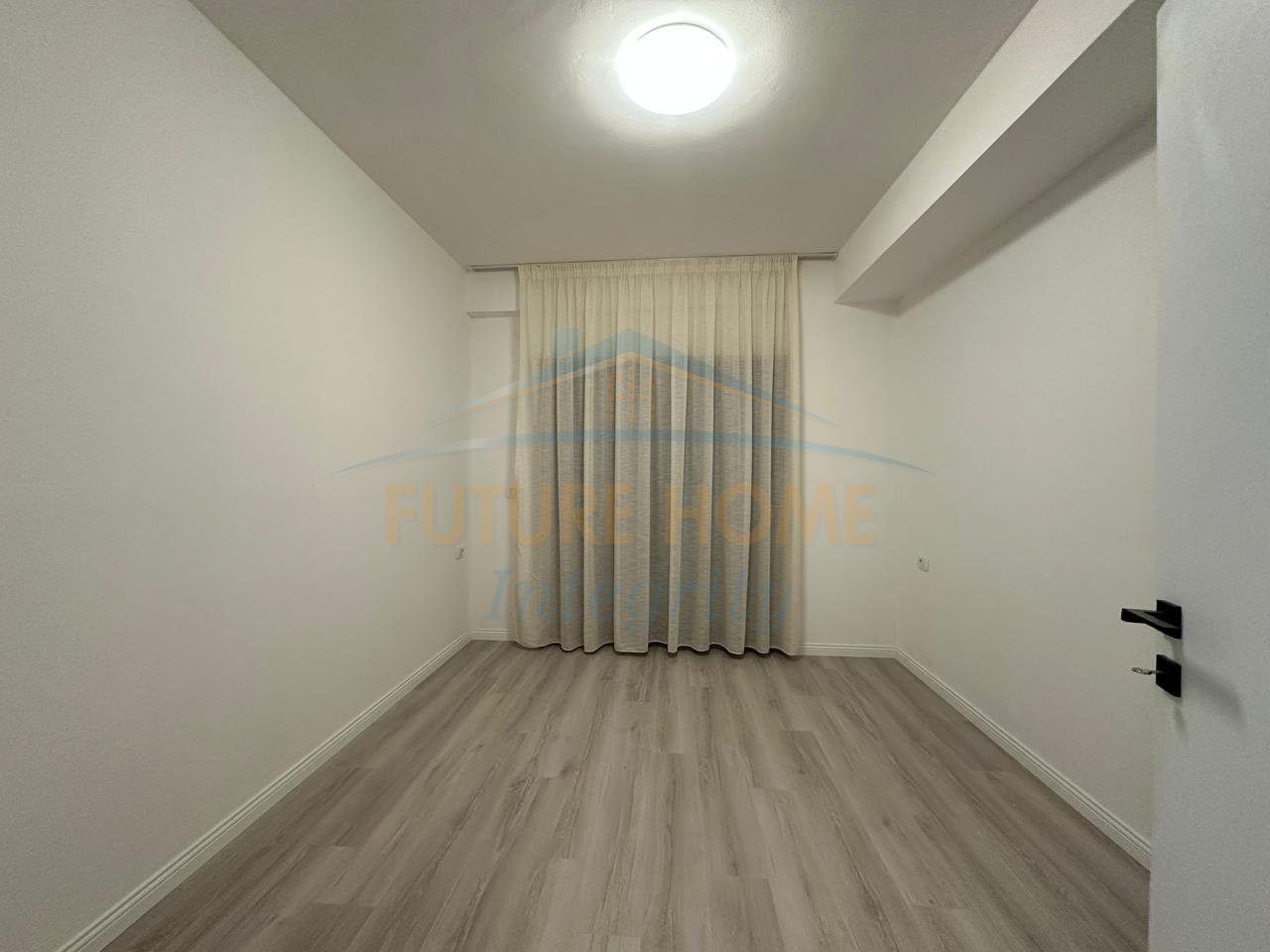 Affitto, Appartamento 2+1+2+2 Posti Auto, Residenza Kodra e Diellit 2, Tirana.