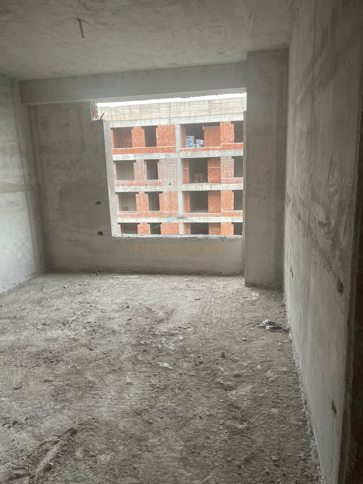 Shitet, Apartament 1+1, Kompleksi Guce, Ish Parku i Autobuzave, Tirane