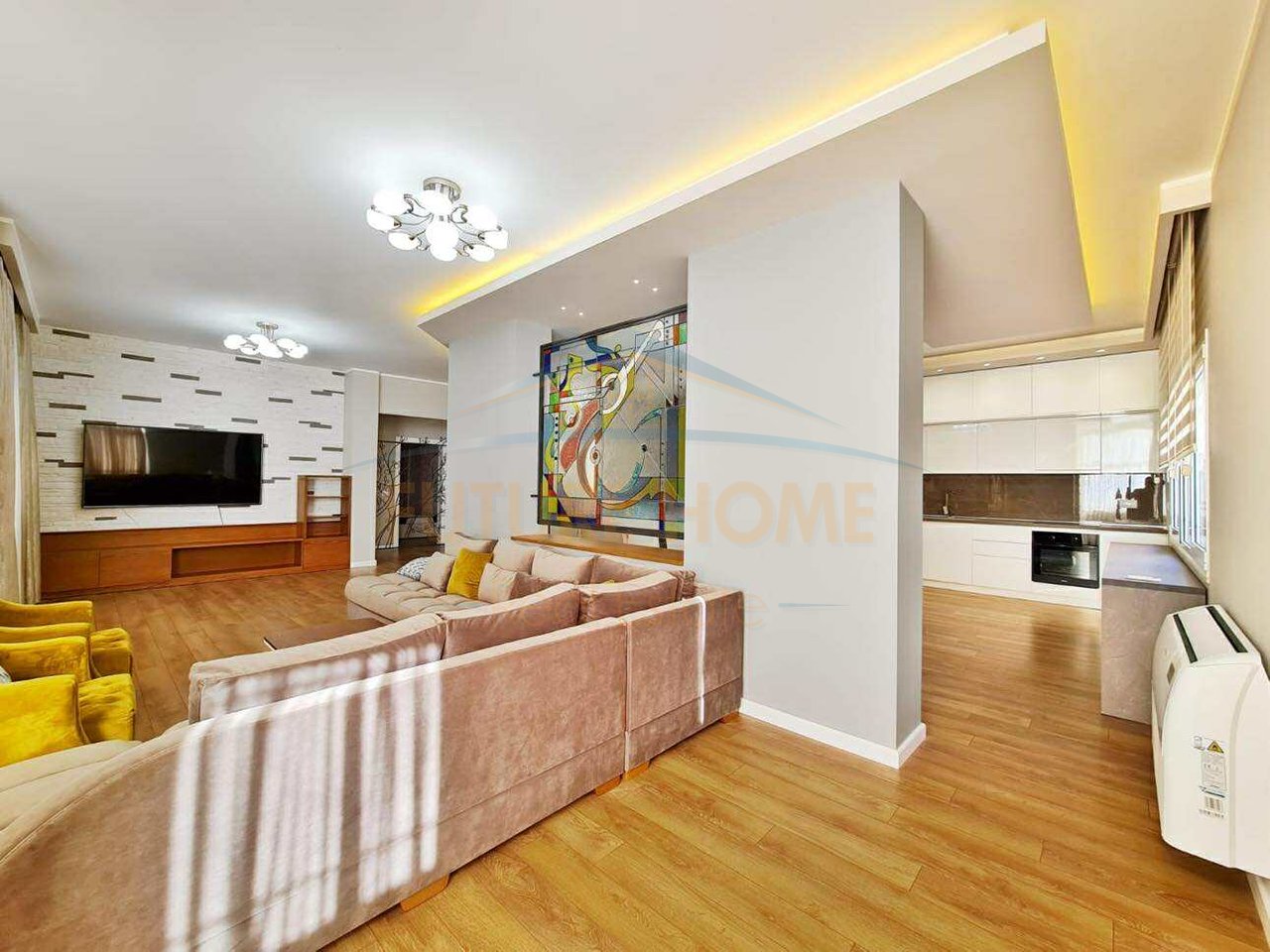 Qera , Apartament 4+1+2 Komuna e Parisit , Tirane