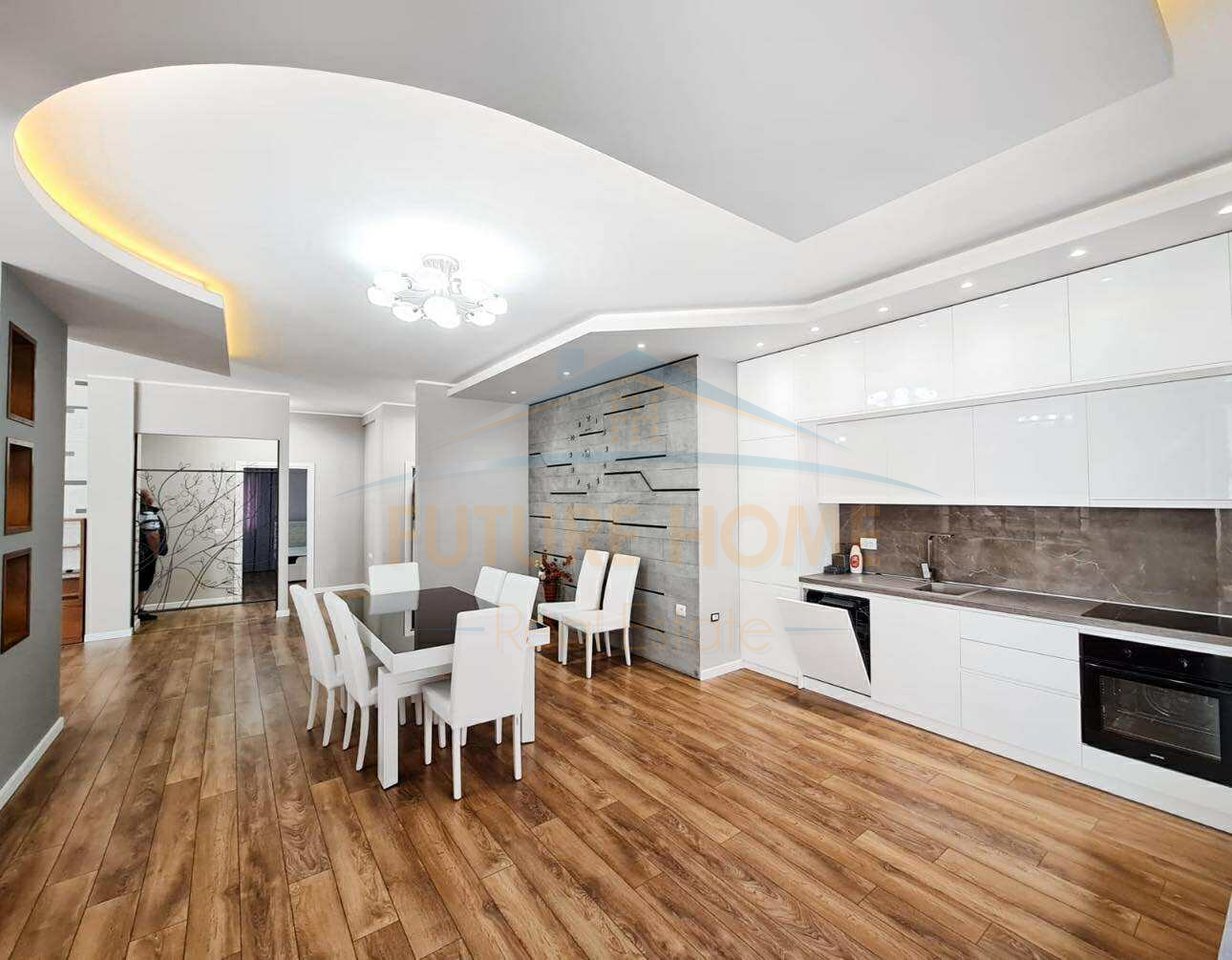 Qera , Apartament 4+1+2 Komuna e Parisit , Tirane