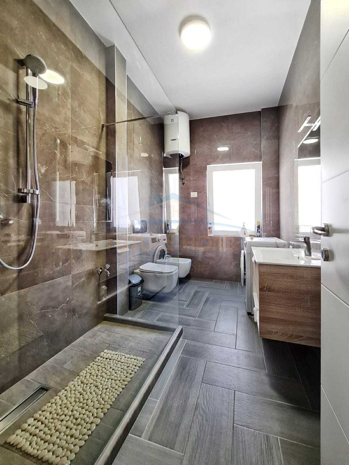 Qera , Apartament 4+1+2 Komuna e Parisit , Tirane