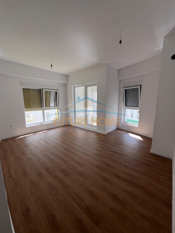 Shitet, Apartament 1+1, Ali Demi, Tiranë.